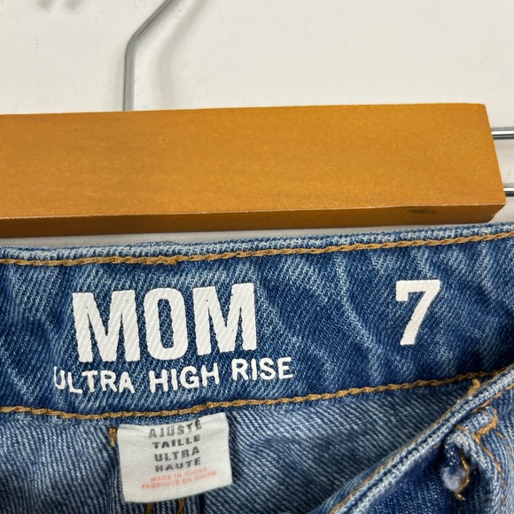MOM Ultra High Rise Jeans Sz 7 - Picture 7 of 9